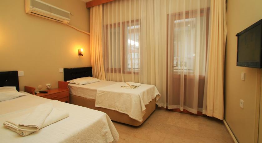 Koz Eren Otel Çeşme Luaran gambar
