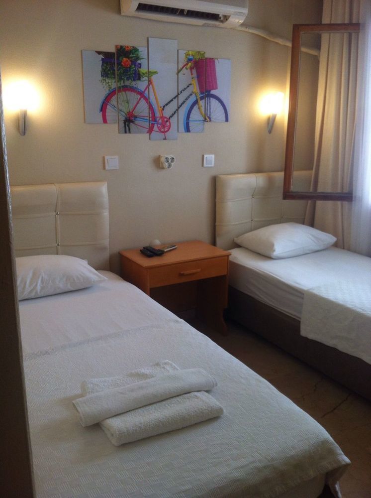 Koz Eren Otel Çeşme Luaran gambar